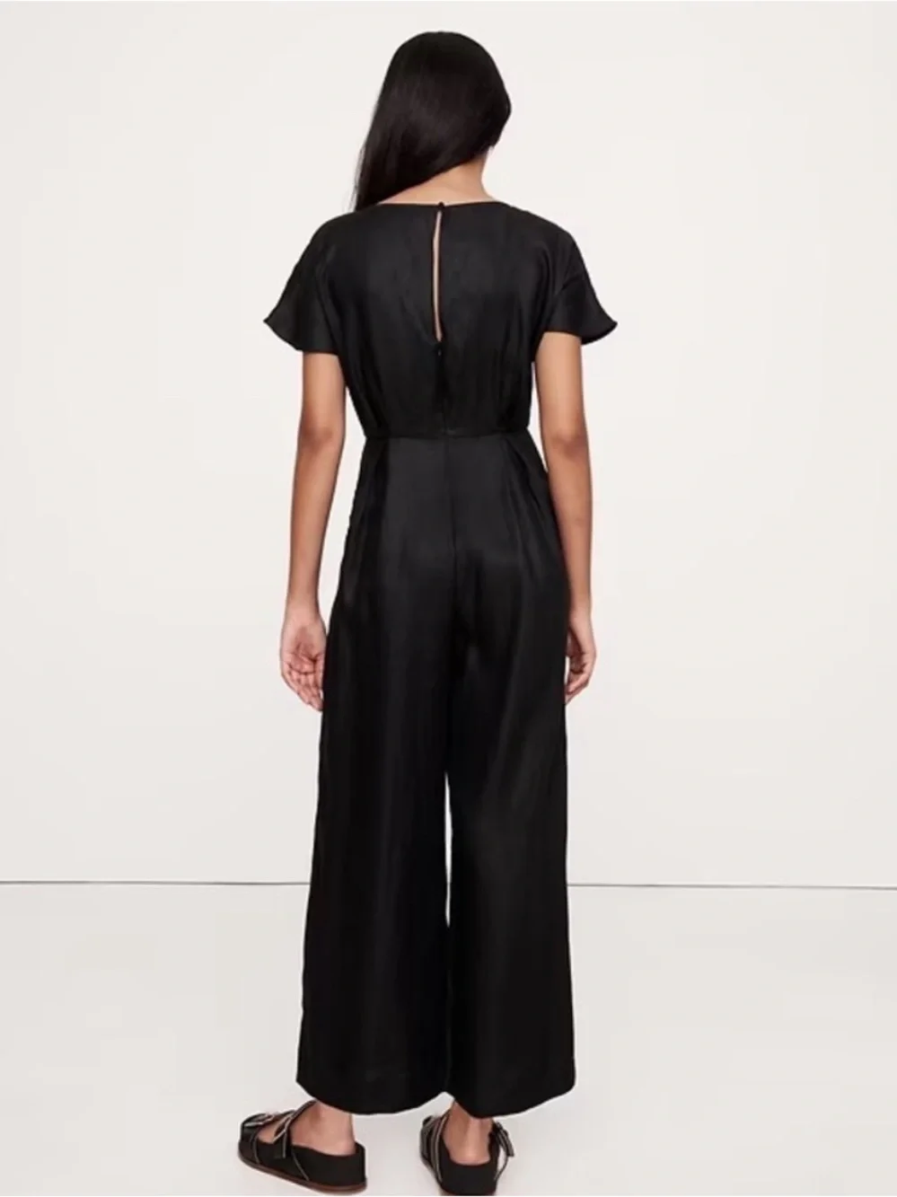 NWT Banana Republic Black Linen V Neck Jumpsuit Size 6 tall